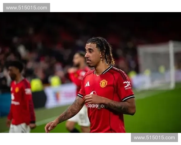 曼联前锋库尼亚的身体对抗能力，可能为巴西队在打不开局面时提供高空球战术选择